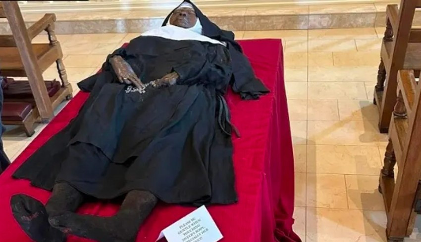2019'da ölmüştü, cesedi hiç bozulmadı! Katolikler buraya akın akın geliyor