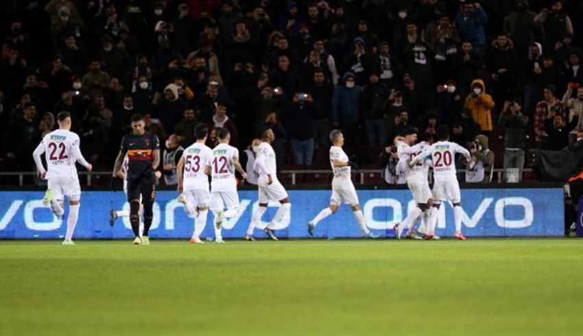 6 gollü nefes kesen maçta kaybeden Galatasaray!