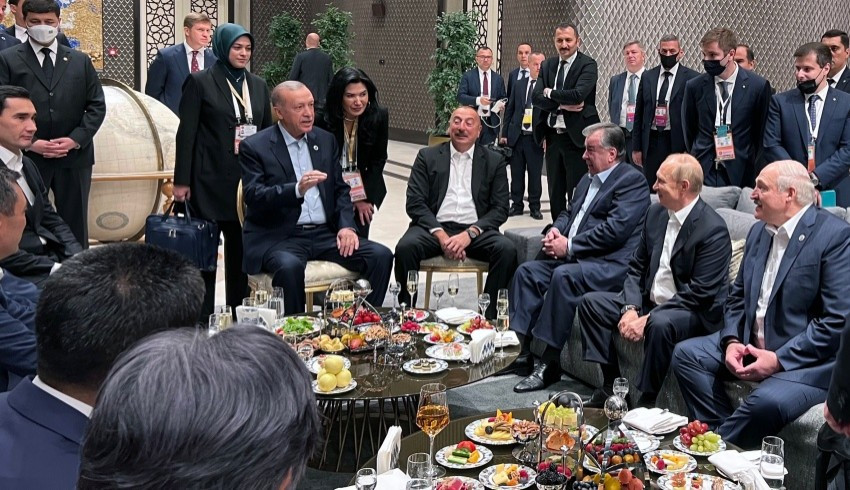 Cumhurbaşkanı Erdoğan, Semerkant'ta liderlerle buluştu