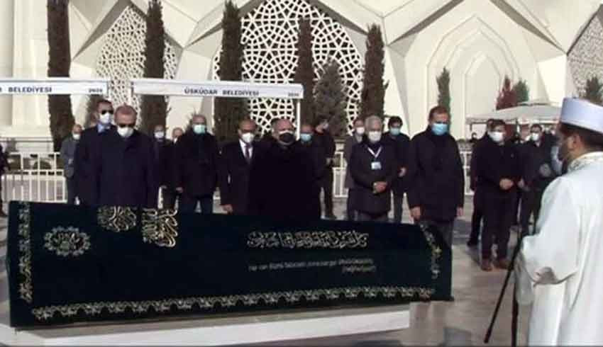 Cumhurbaşkanı Erdoğan, ünlü iş insanının cenaze namazına katıldı