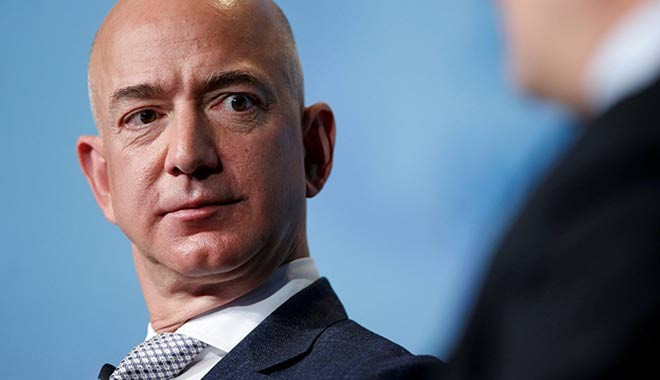 Irkçılık, taciz, uzun çalışma saatleri… Eski çalışanı, Jeff Bezos’a dava açtı